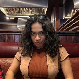 Meet your Posher, Nayeli